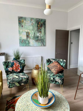 Southsea 2 bedroom 10 mins from Beach